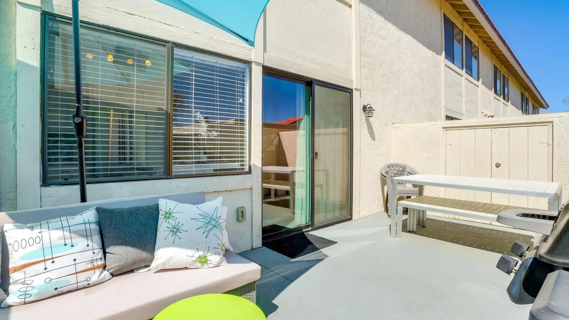 شقة Palm Springs Abode With Pool Access, Near Golfing الولايات المتحدة الأمريكية